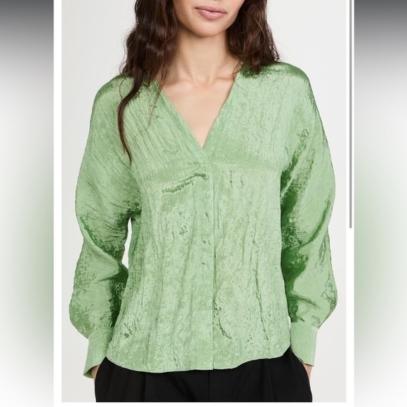 VINCE Green Crinkle Long Sleeve Satin Blouse Size Large NWT - Picture 1 of 8